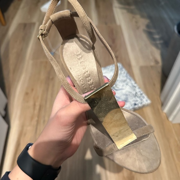 Burberry heels never worn - Picture 2 of 6